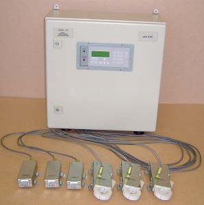 Пост контроля напряжения электрической сети "Крона-515" предназначен для контроля трехфазных напряжений и регистрации отклонений.